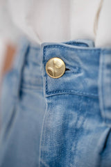 California - Sustainable Barrel Jeans - Sky Blue