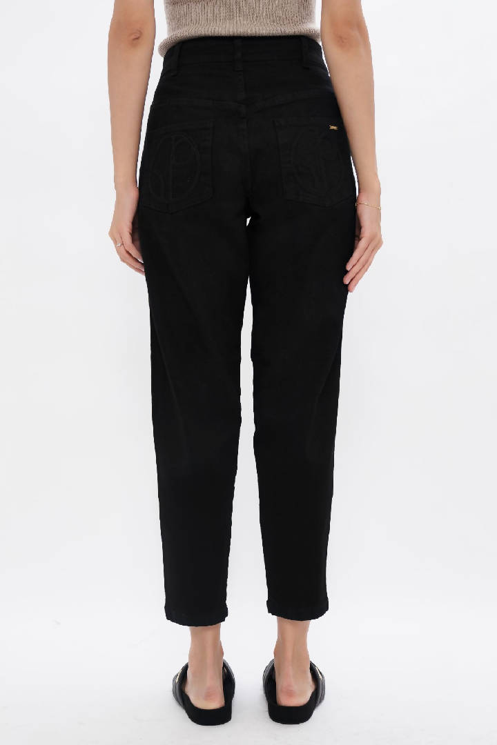 California - Sustainable Barrel Jeans - Celeste Black