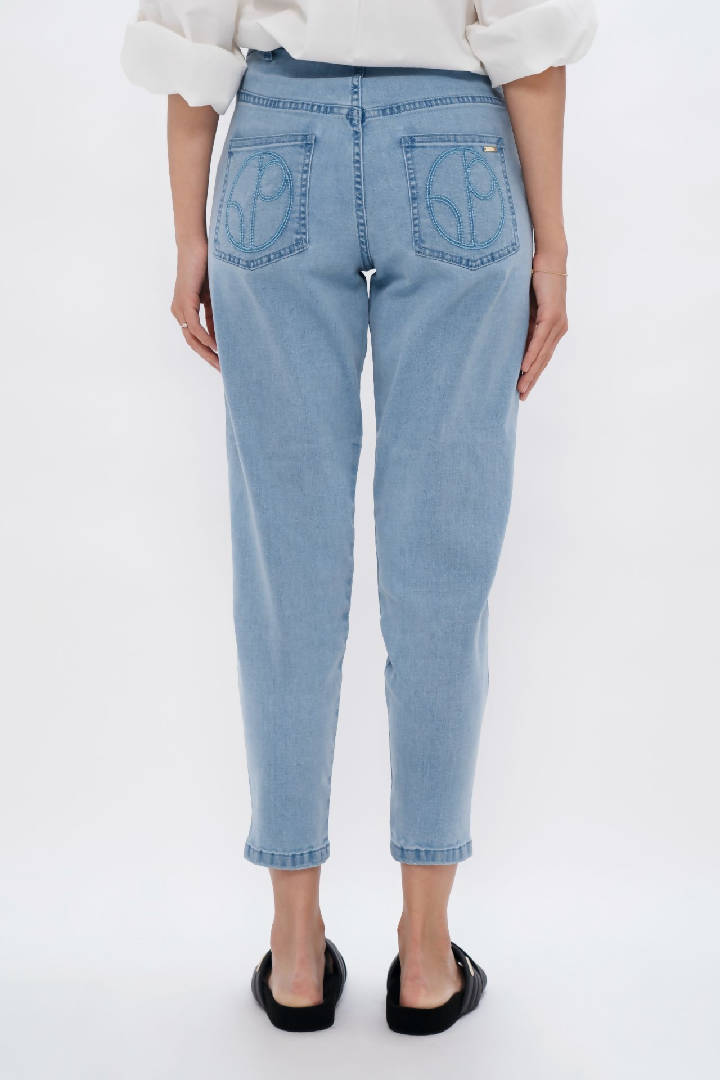 California - Sustainable Barrel Jeans - Sky Blue